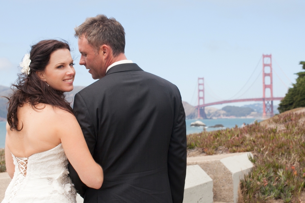 bride and groom on the beach in San francisco