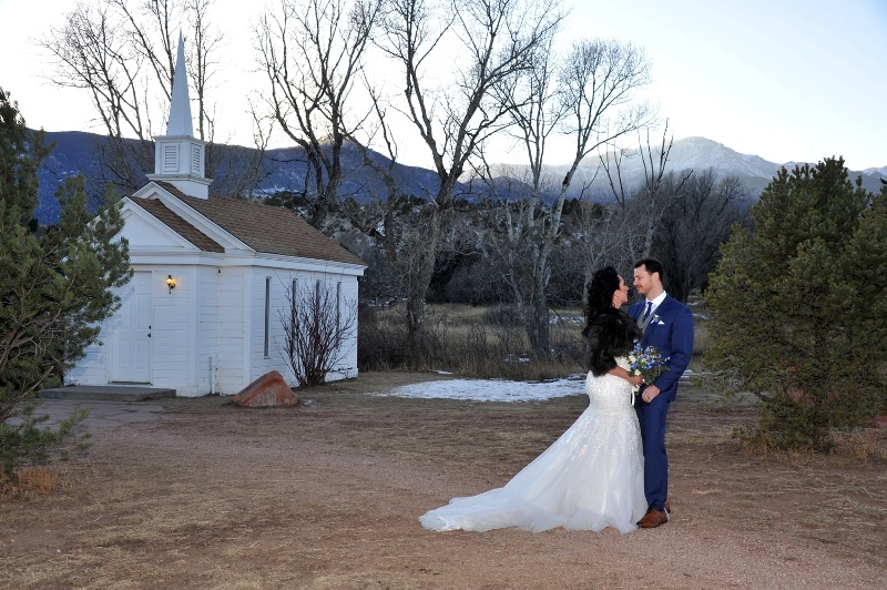 intimate colorado wedding chapel