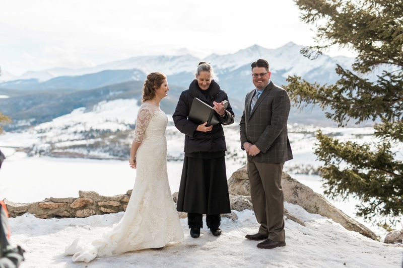 snowy day ceremony at sapphire point overlook