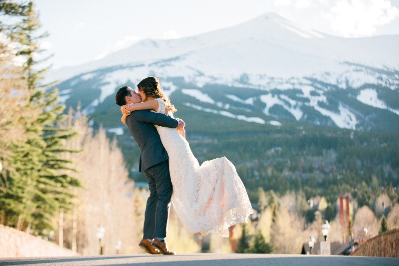 outdoor wedding in the rocky mountains