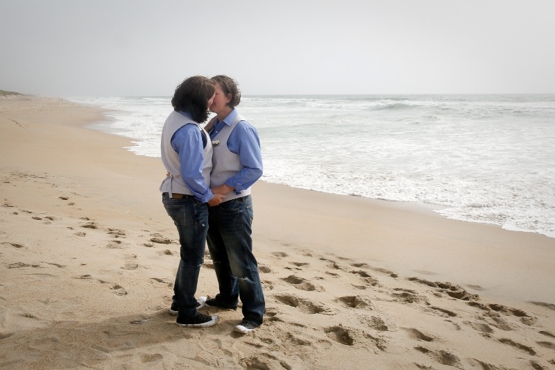 rock-climbing-newlyweds