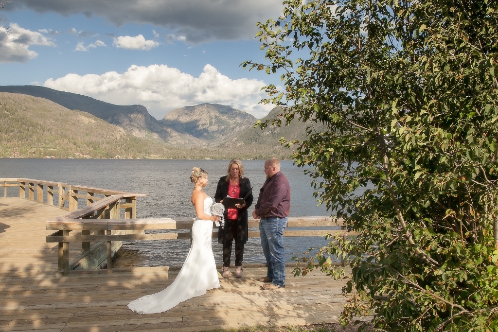 mountain-lake-wedding
