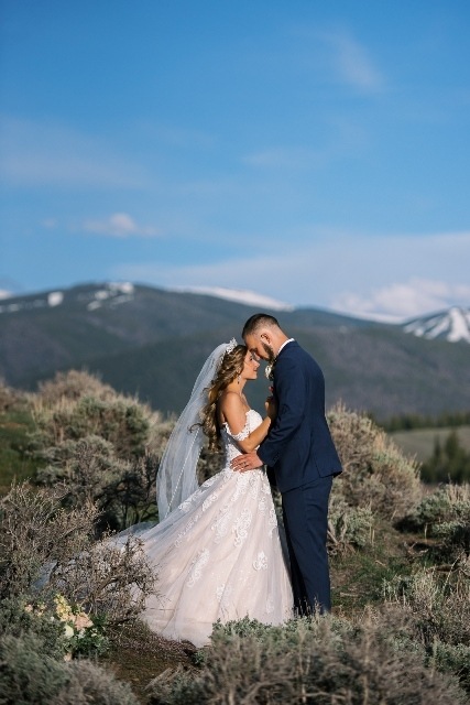 eloping in the Colorado mountains
