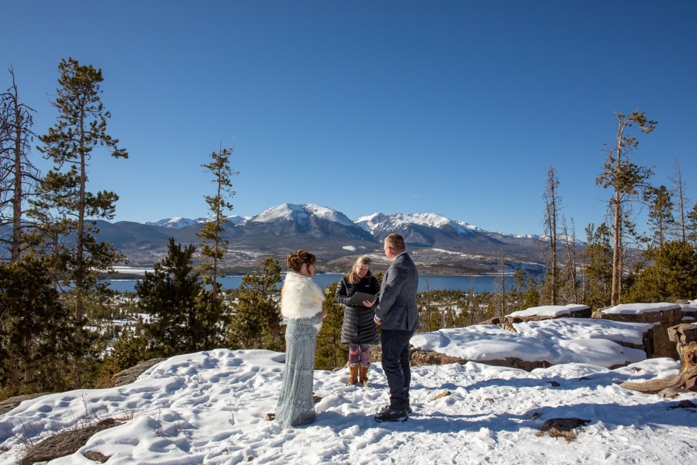 simple elopement in the Colorado snow