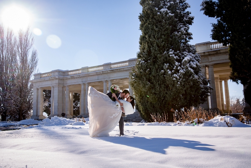 couple eloping in Boulder