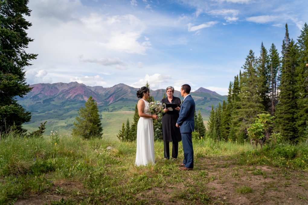 Mary and Alex's Mount Crested Butte elopement ceremony
