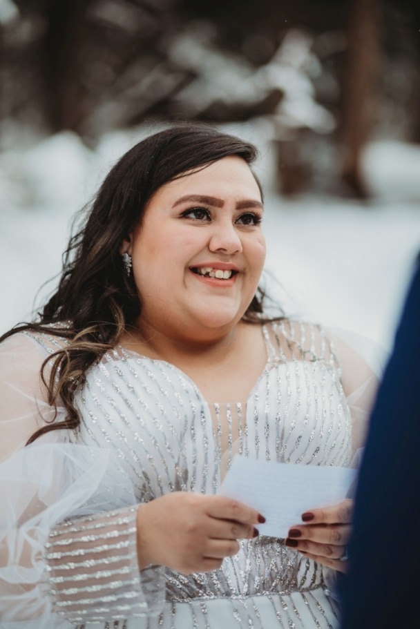 Bride reciting her vows