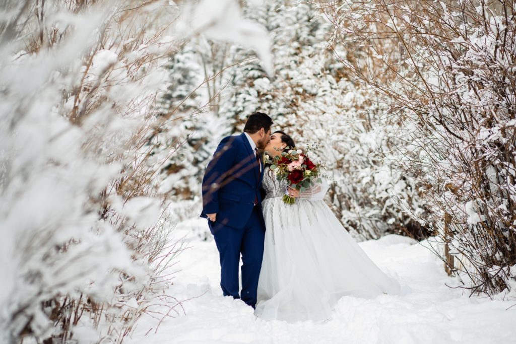 couple eloping in Telluride in the winter