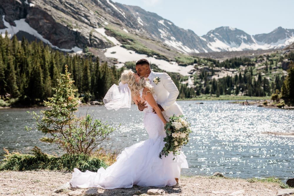 Colorado lakeside elopement