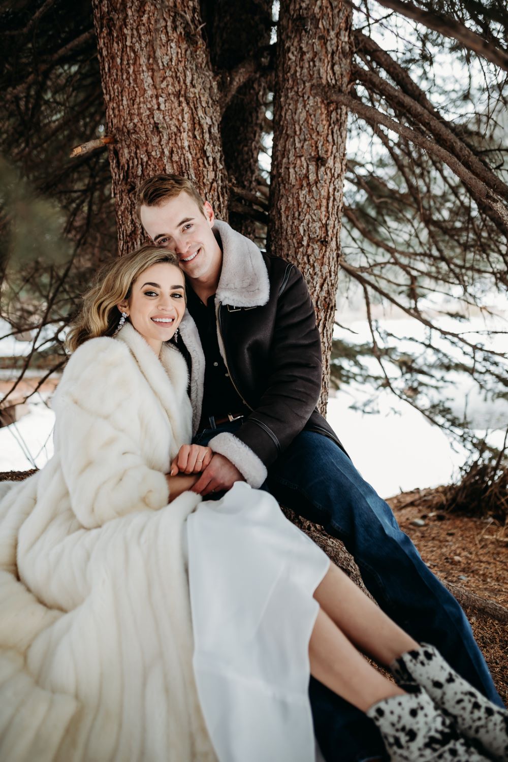 winter elopement couple in Telluride