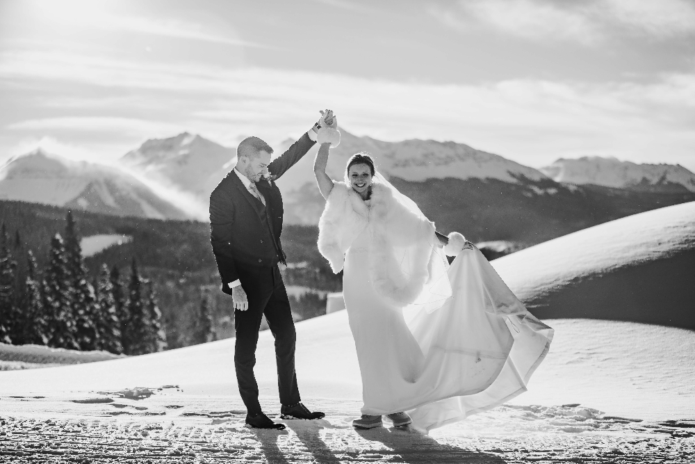 Black and white - Colorado winter elopement